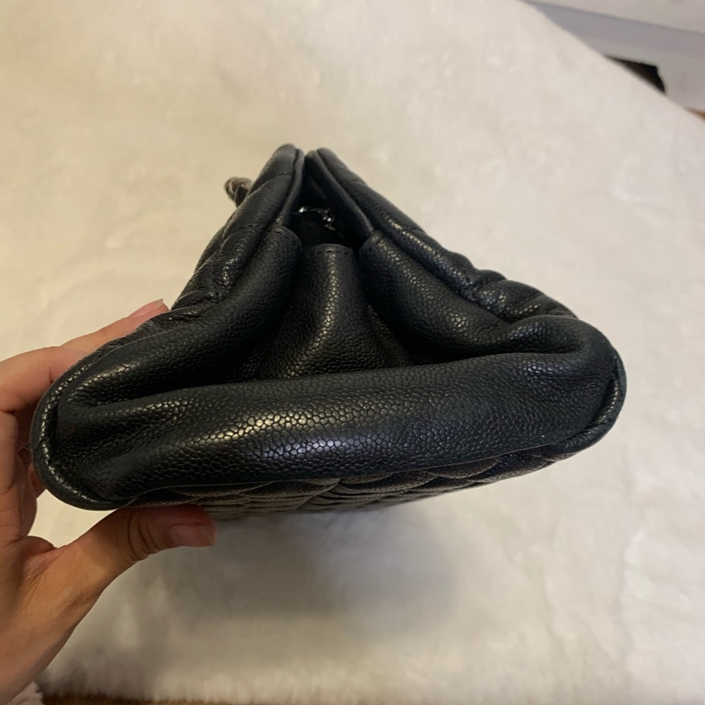 Authentic Chanel chain shoulder bag. - Picture 7 of 16